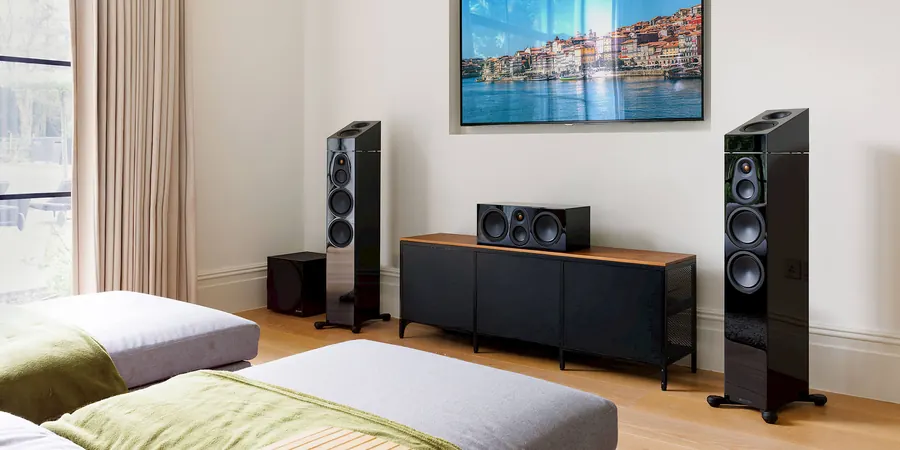 Home theater Monitor Audio Silver 8G com torres, central e caixas Atmos