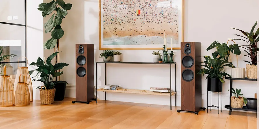 Torres Monitor Audio Silver 8G em sala de estar